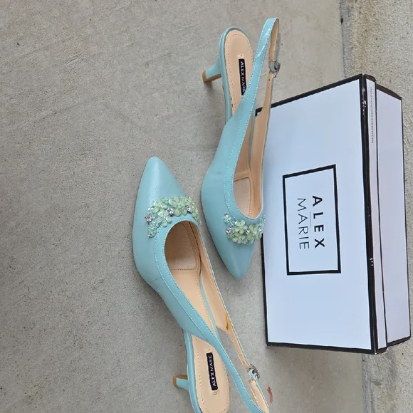 Alex Marie Mint Green Slingback Heels. 10M - Picture 8 of 9